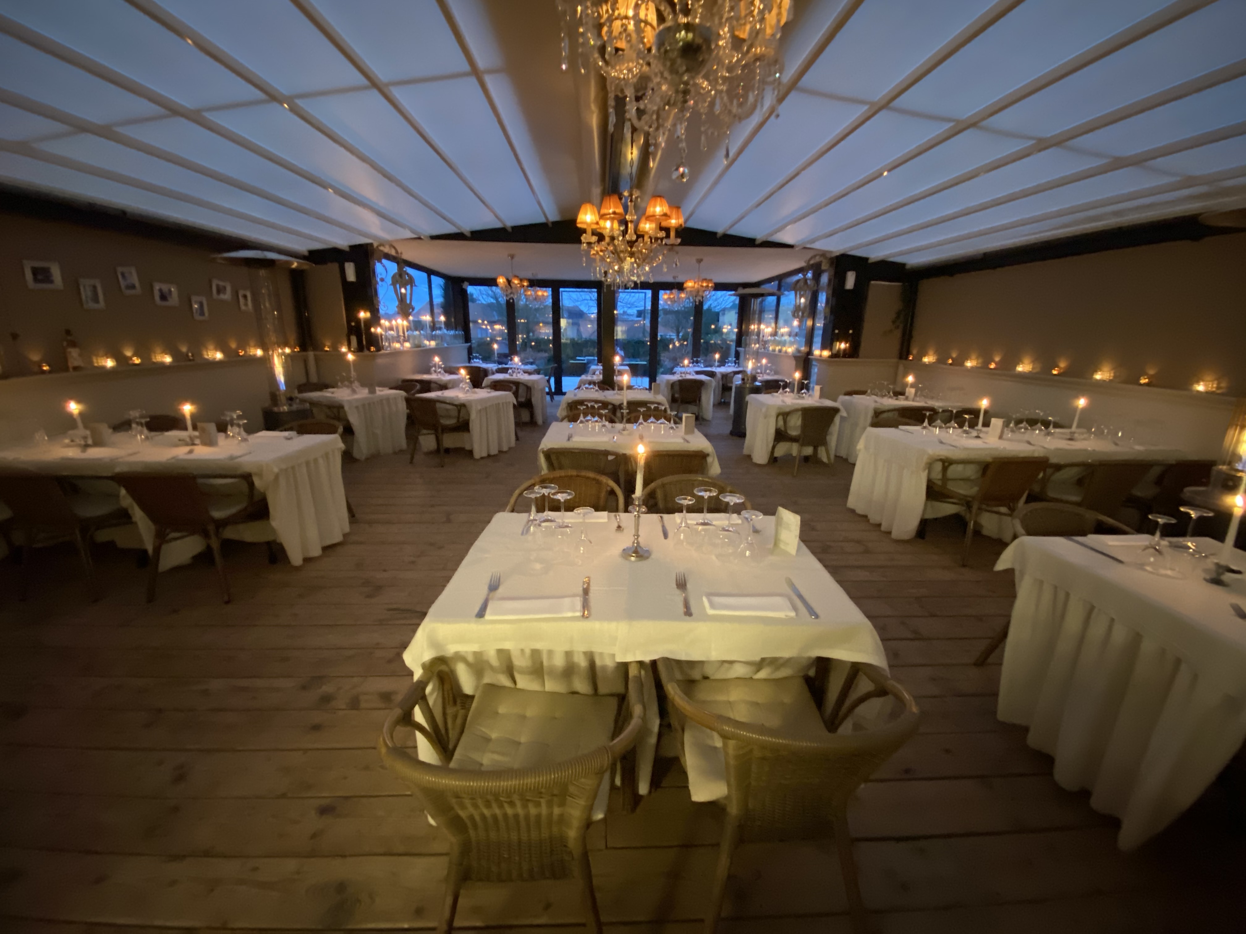 candlelight-dinner-with-live-music-pizza-pasta-e-basta